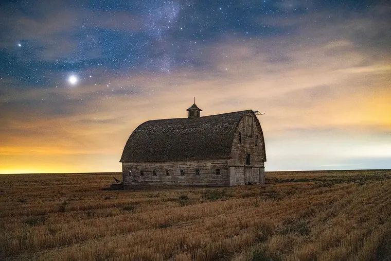 Abandoned places photography in Oregon and the Pacific Northwest by SmittyPNW.art - gallery image 4